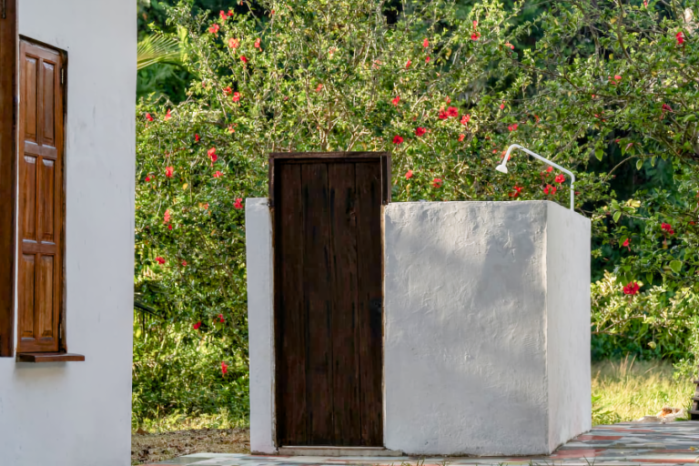 almond-exterior-shower