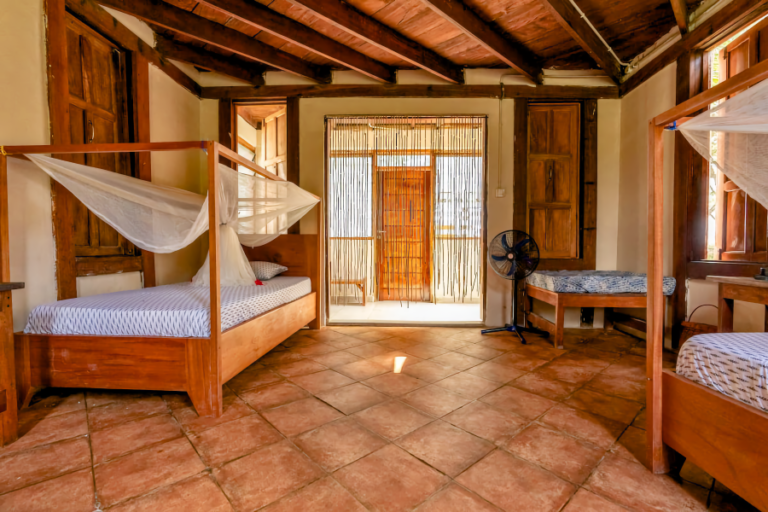 almond-two-single-beds-entry
