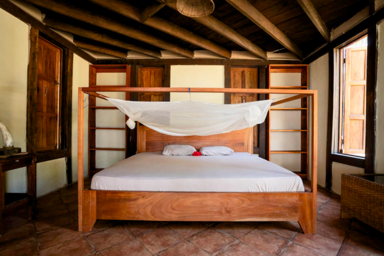 family-master-bed-net-up