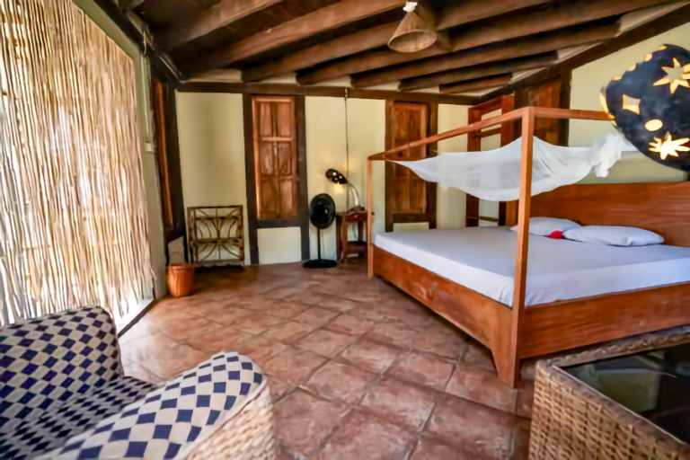 palms-bed-interior