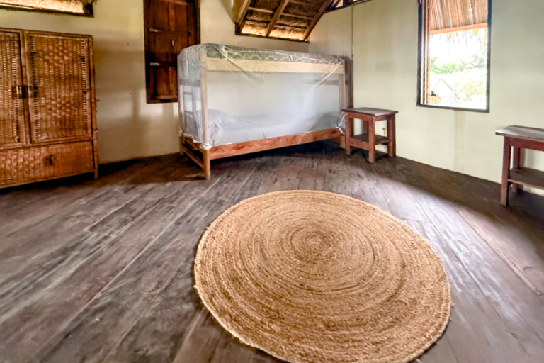 palms-upstairs-single-bed