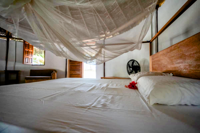 surf-bed-entry-mosquito-net