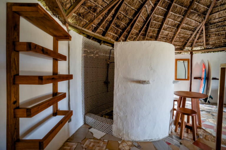 surf-shower-interior