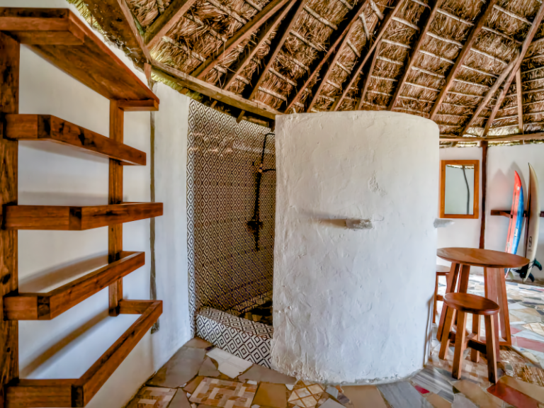 surf-shower-interior